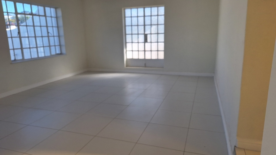 To Let 4 Bedroom Property for Rent in Lovemore Heights Estate Eastern Cape
